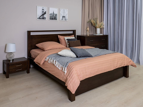 Кровать Кинг Сайз Fiord - Кровать из массива с декоративной резкой в изголовье.